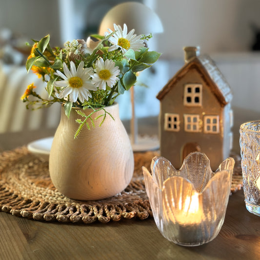 Kerzenhalter in Blütenform aus Glas, 8 cm hoch, von Wohnen auf dem Land, ideal für Teelichter und stimmungsvolle Beleuchtung