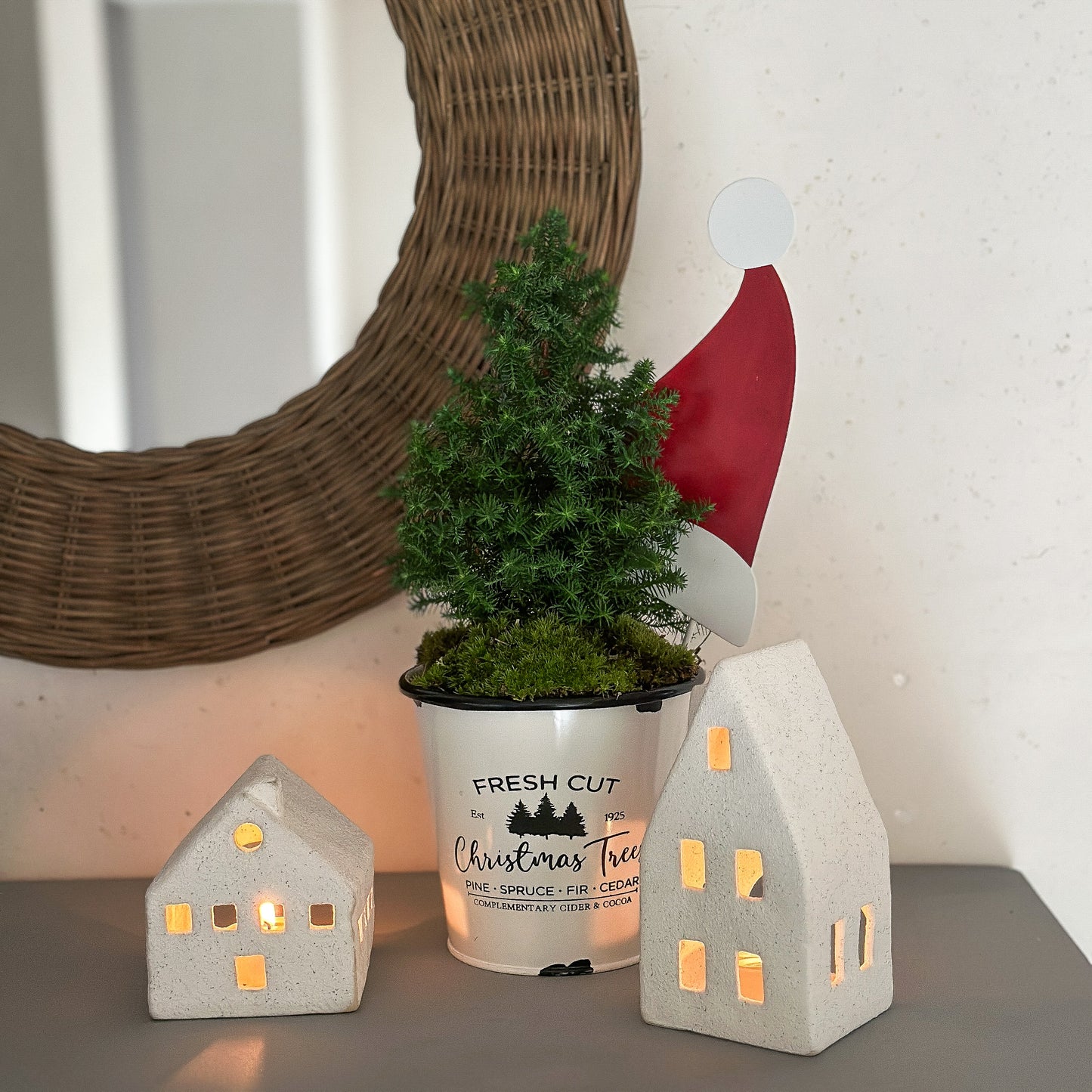 Pflanzenstecker Mütze "Niklas" Metall rot weiß 30cm