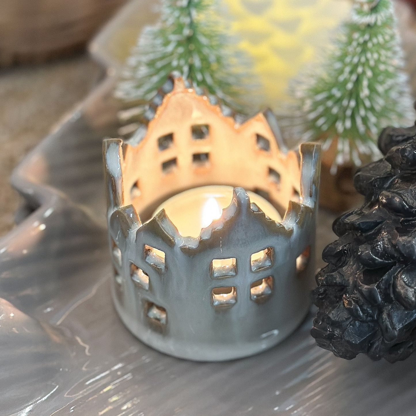 Teelichthalter Haus „Lille Hus“ Keramik glasiert grau 6cm