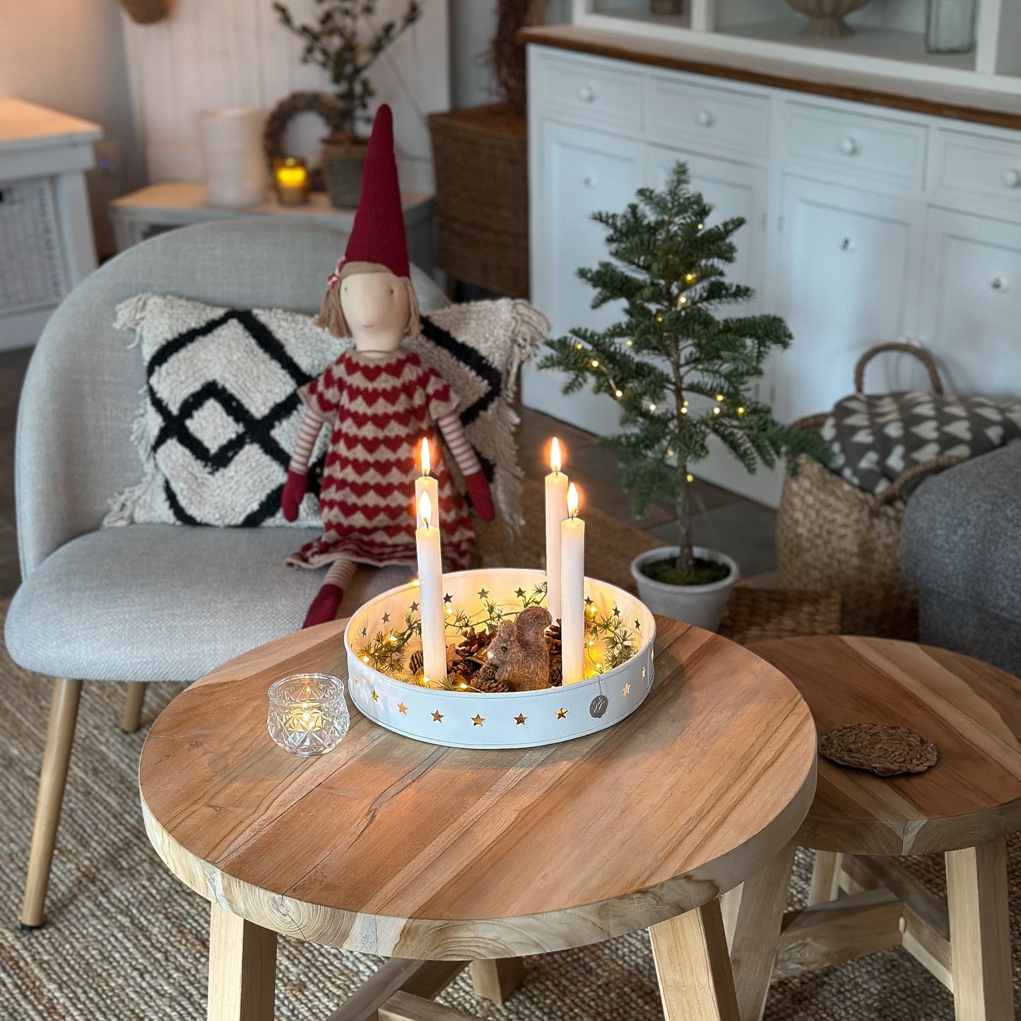 Kerzenhalter Schale für Stabkerzen "Sterne" Metall Rund Weiß 30cm - Wohnen auf dem Land