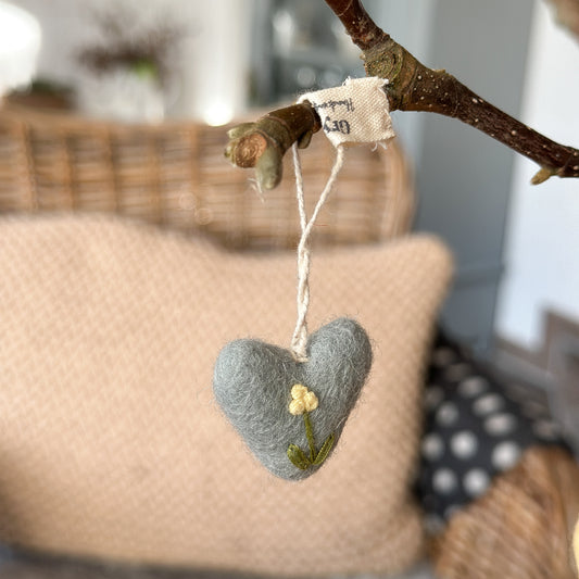 Anhänger Mini Herzen "Spring Flowers" Filz 3er Set 3cm