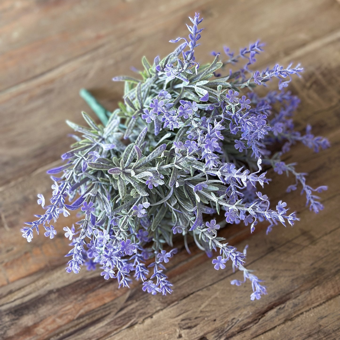 Künstlicher Lavendelzweig in Violett, 27 cm, realistische Pflanze für Dekoration im Landhausstil