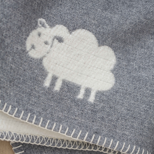 David Fussenegger Decke Plaid "Schäfchen" Flanell filz mélée 130x200cm - Wohnen auf dem Land