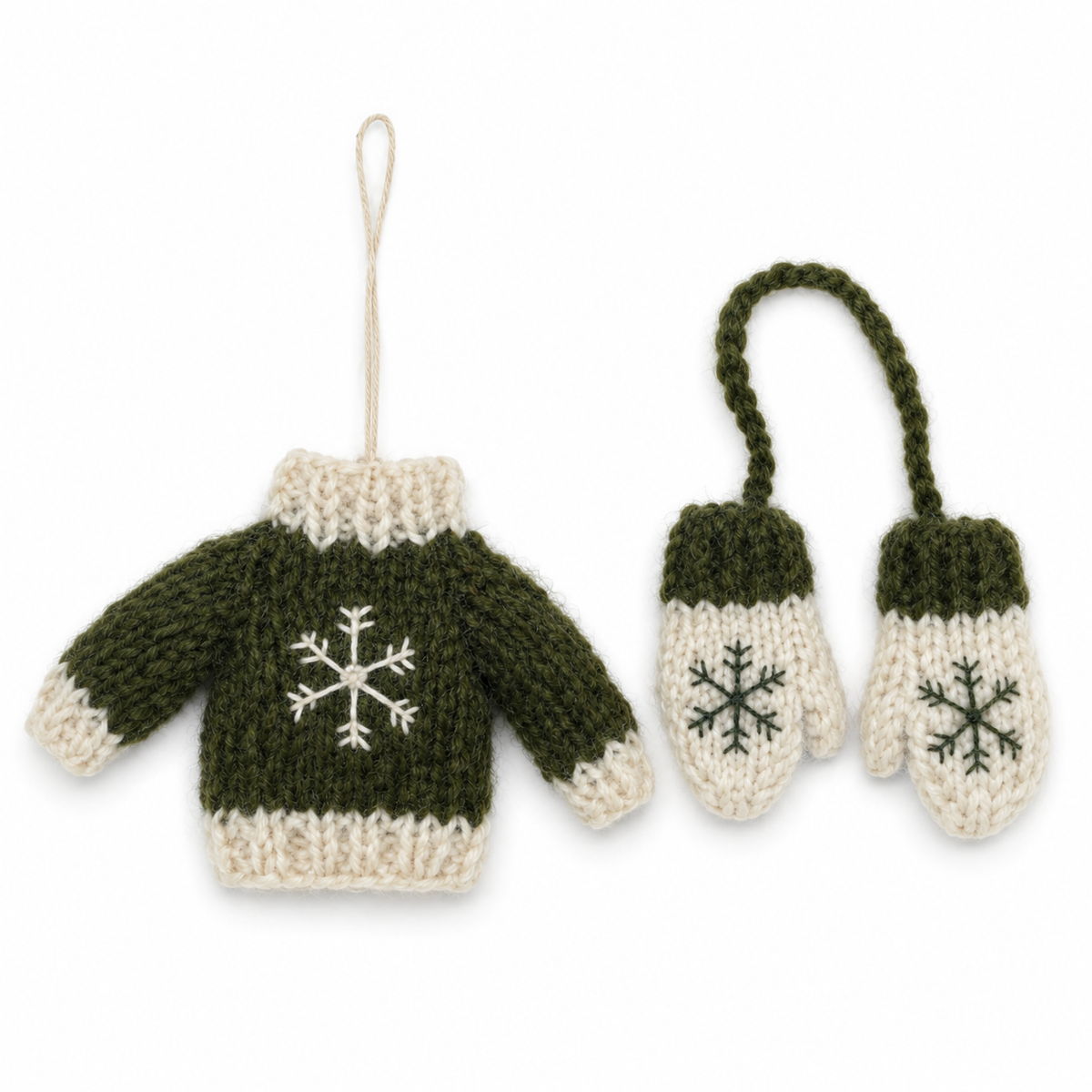 Gry & Sif Strickpullover und Handschuhe Grün – Freisteller