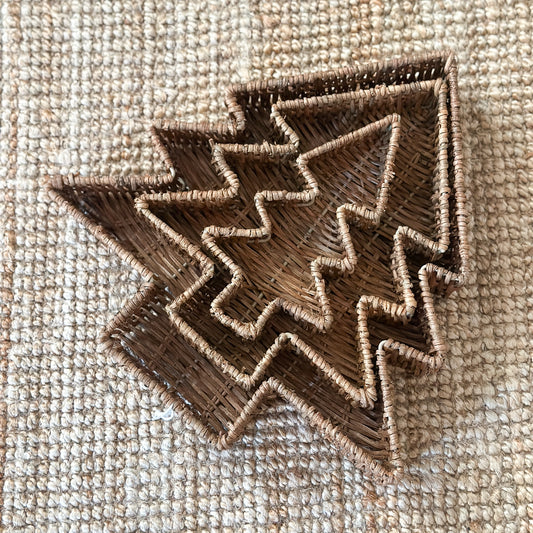 Schale Korb Tablett Set „Skovlys“ Tannenbaumform Rattan Natur 3er Set - Wohnen auf dem Land