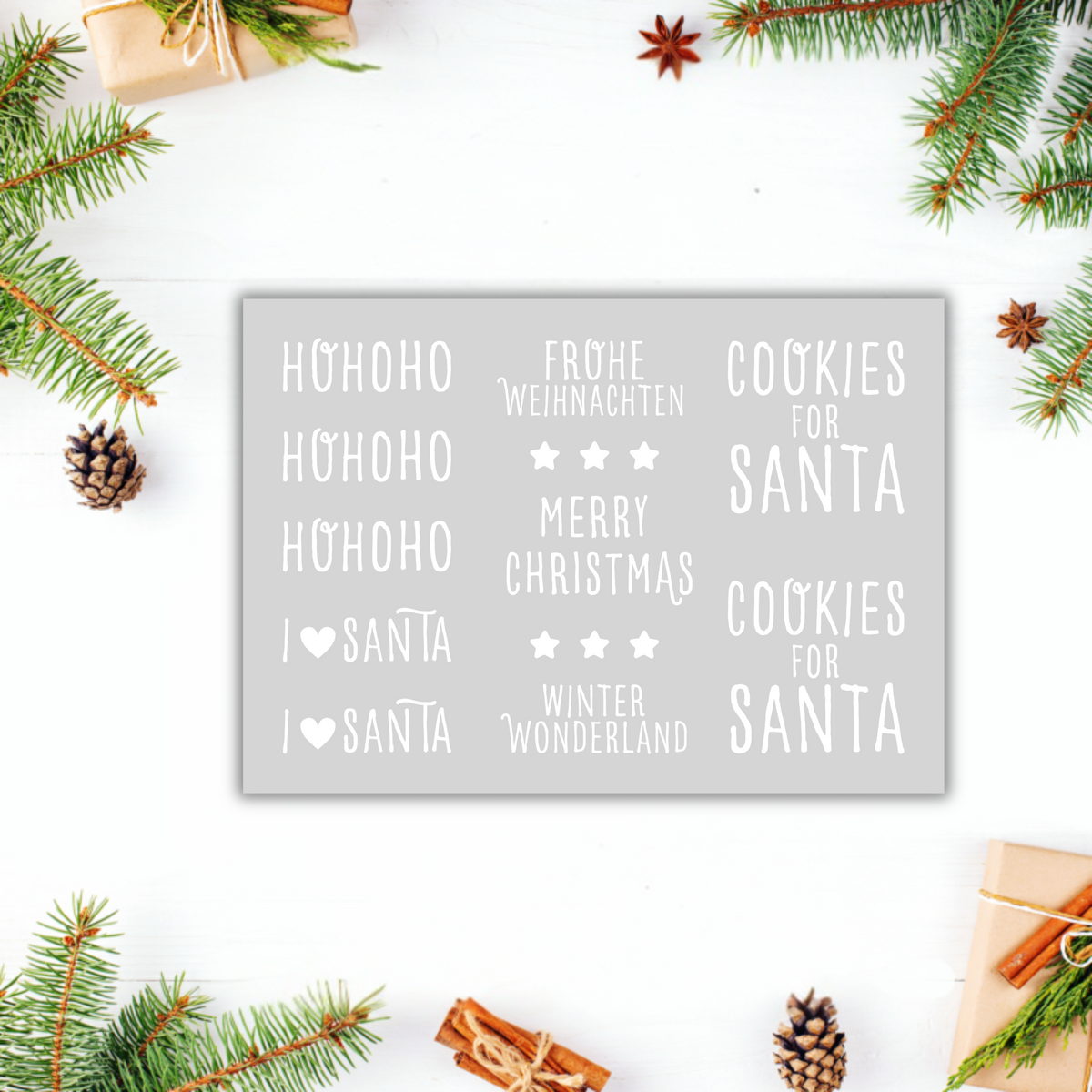 Schwarz-weißer Aufkleber "Ho Ho Ho Cookies for Santa" von Wohnen auf dem Land, mit weißem Text auf schwarzem Hintergrund