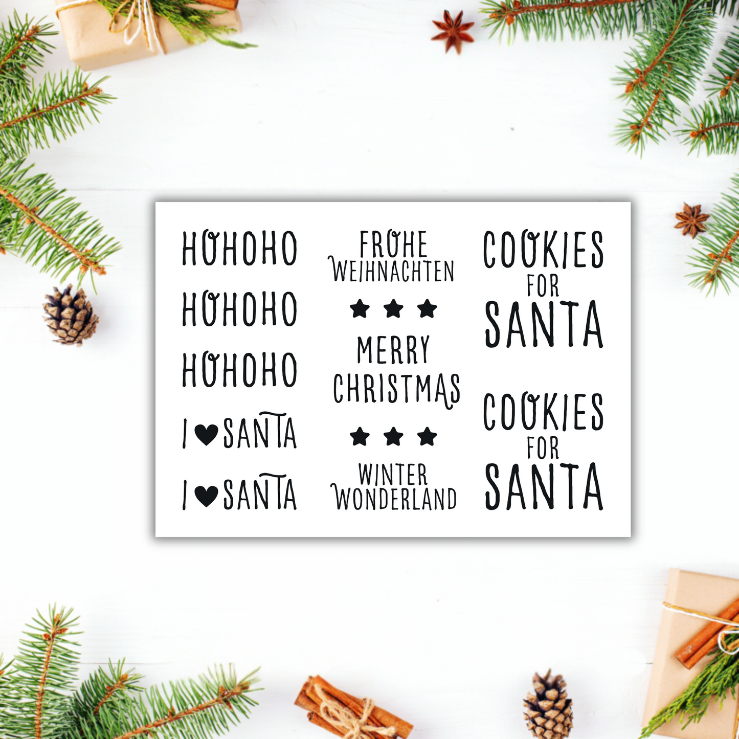 Schwarz-weißer Aufkleber "Ho Ho Ho Cookies for Santa" von Wohnen auf dem Land, festlich mit Weihnachtsmotiven.
