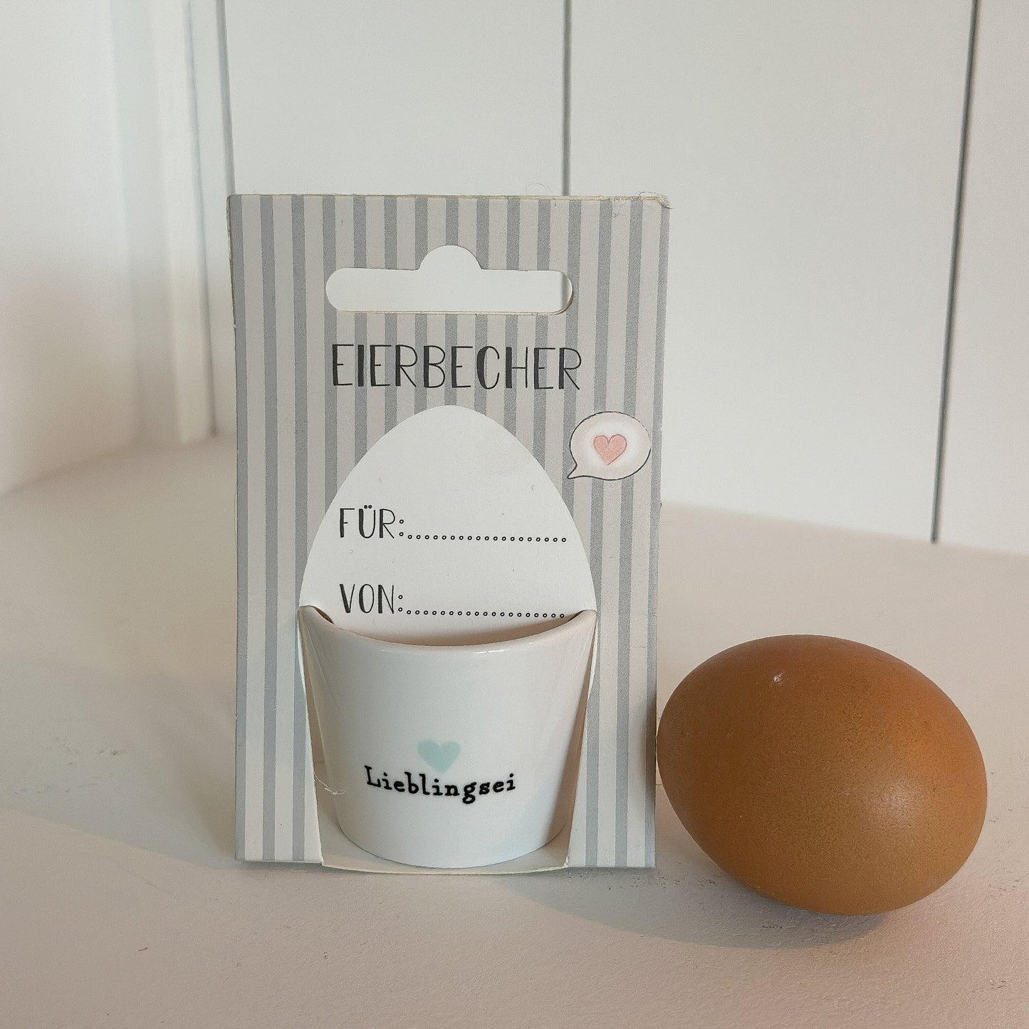 Eierbecher mit Spruch „Frühstücksgruß“ im Geschenk-Set mit 3 Designs von Wohnen auf dem Land, für Frühstücksaccessoires.