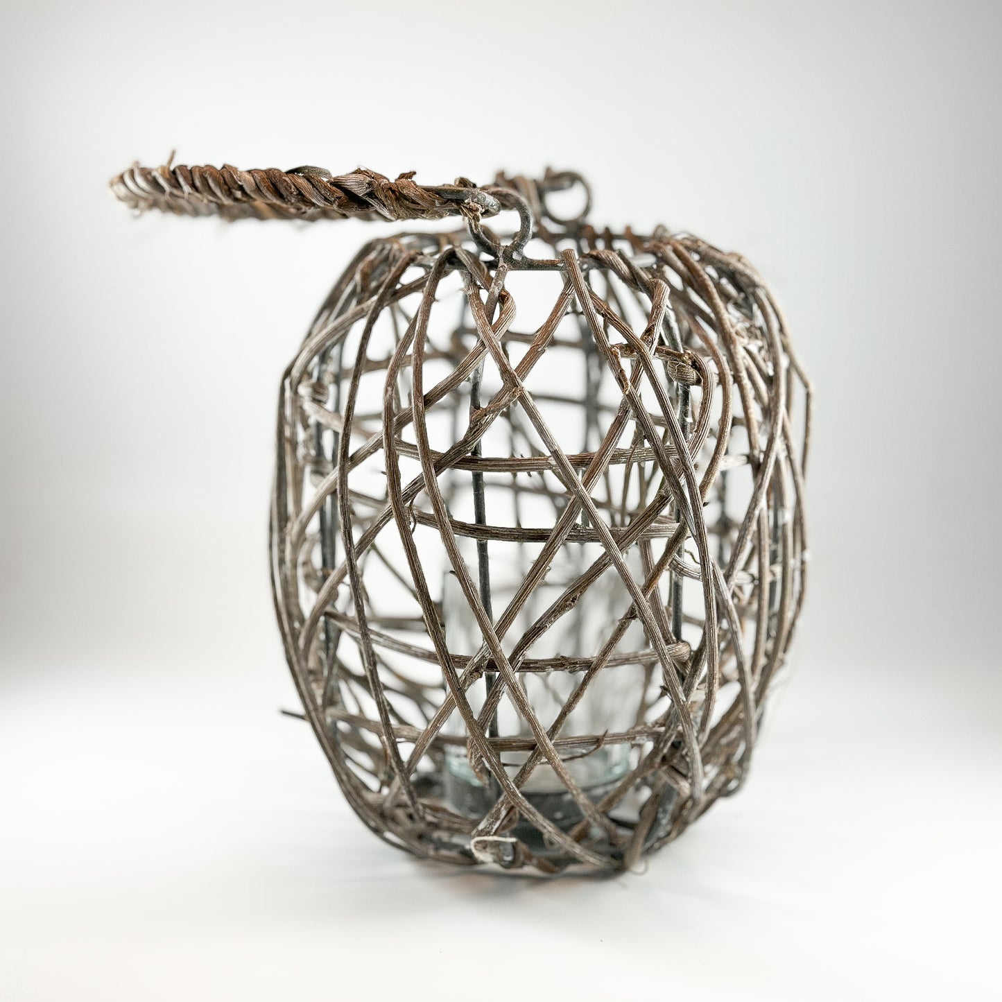 Windlicht mit Henkel "Sienna" Rankengeflecht mit Glas 2 Varianten - Wohnen auf dem Land