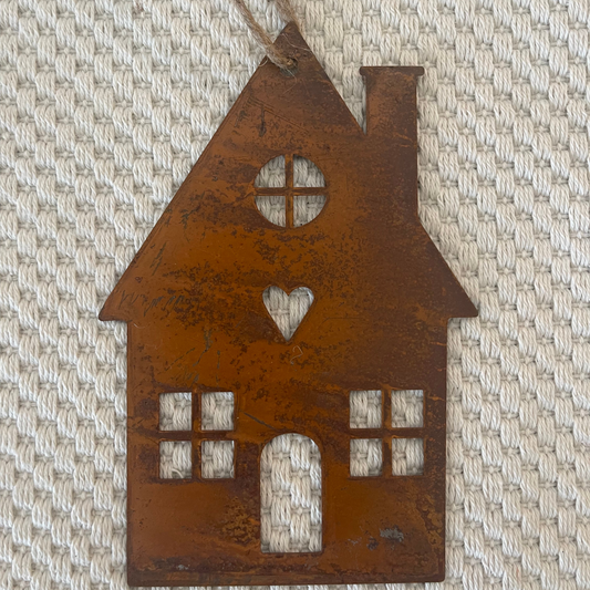 Metallischer Anhänger "Haus mit Herz" aus Rostmetall, 15 cm, dekorative Metalldeko von Wohnen auf dem Land