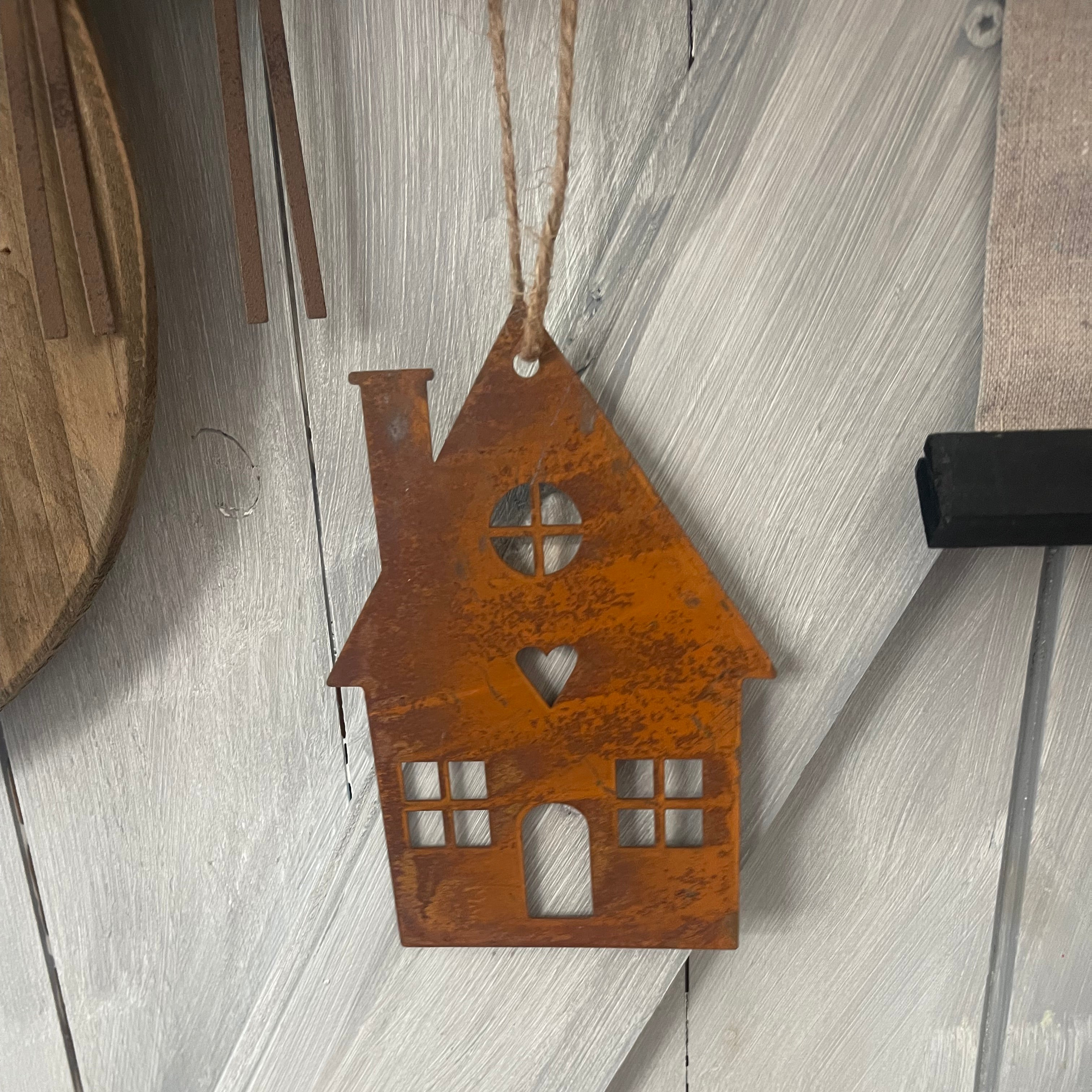 Anhänger Deko 'Haus mit Herz' Metall Rost 15cm – Landhaus-Flair
