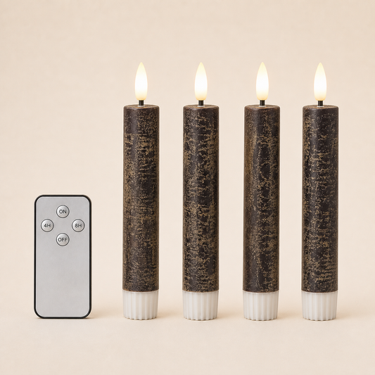 Vier dunkelbraune LED-Stabkerzen Autumn Glow mit rustikaler Oberfläche und Fernbedienung