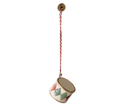 Maileg Anhänger Ornament "Kleine Trommel" Metall klassisches Grün - Wohnen auf dem Land