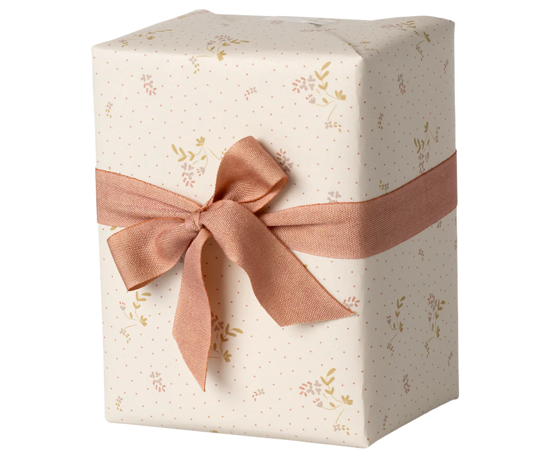 Maileg Geschenk Papier "Bae" Creme Rose 10m