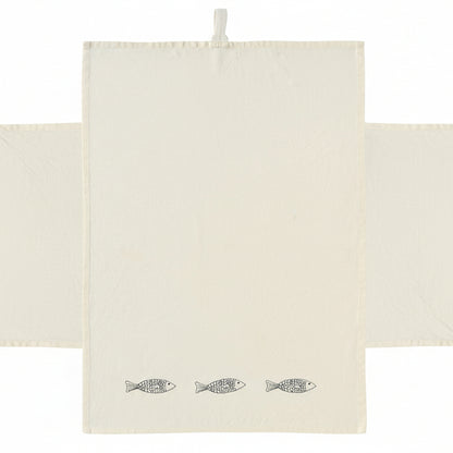 Geschirrtuch „Atlantis“ von IB Laursen, Butter Cream mit blauen Fischen, 70 cm lang, für Küche und Geschirrtücher.