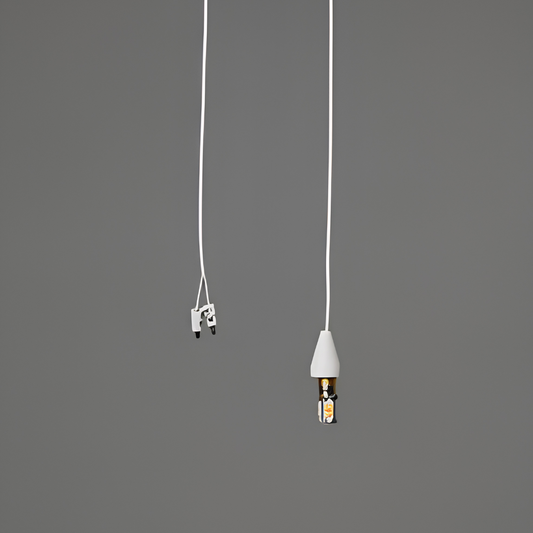 Beleuchtungskabel für LED-Leuchtkörper, 4m lang, Zubehör von Die Edelweissen, zeigt das Kabel und Anschlussdetails.