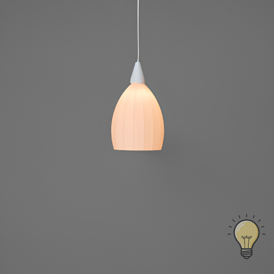 Helle weiße Leuchte „3zehn“ von Die Edelweissen, kleiner Leuchtkörper mit normaler Größe, beleuchtet den Raum.