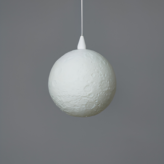 Großer, weißer Leuchtkörper „Elf“ Mond von Die Edelweissen, stilvolle Leuchte mit Mondmotiv für gemütliche Beleuchtung.