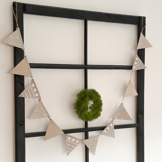 Wimpelkette Girlande "Nordic Charm" aus Stoff, 150 cm lang, mit nordischem Design und sanften Farben, ideal für Dekoration.