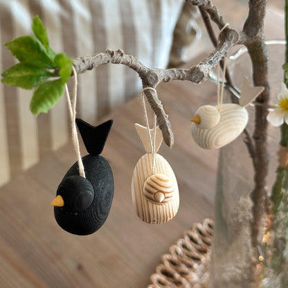 Holzvogel "Tuva" Dekofigur, skandinavisches Design von Wohnen auf dem Land, zum Aufhängen, 5 cm groß, natürliche Holzoptik