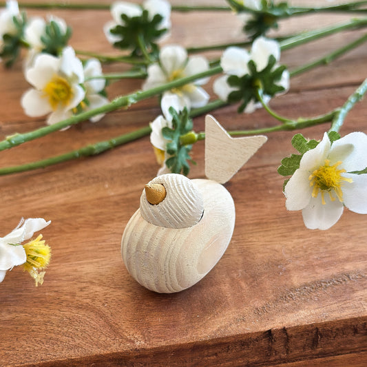 Holzvogel Schwedisch "Saga" Dekofigur aus Holz, 5cm klein, im skandinavischen Stil für dekorative Akzente.