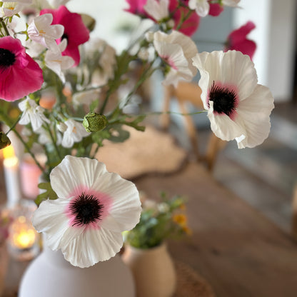 Künstlicher Blumen-Zweig "Summer Poppy" von Wohnen auf dem Land, 63cm, in zwei Farben, detailreiche Blüten und Blätter.
