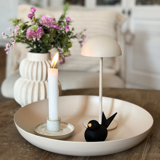 Metall-Tablett "Nola Sand" von Wohnen auf dem Land, beige, runde Schale mit 30 cm Durchmesser, dekorativ und funktional.