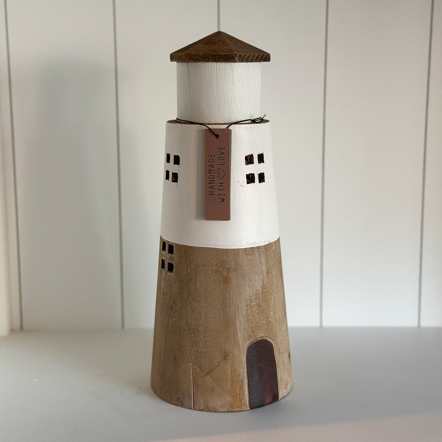 Große weiße Holz-Dekofigur eines Leuchtturms von Wohnen auf dem Land, 30 cm hoch, naturbelassenes Holz, detailreiche Gestaltung
