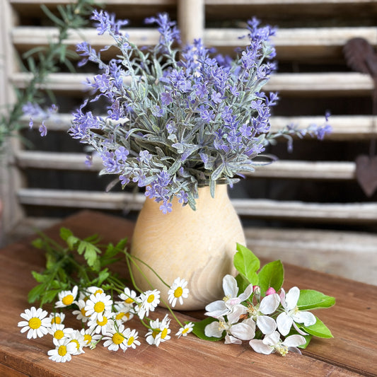 Künstlicher Lavendelzweig in violett, 27 cm, von Wohnen auf dem Land, detailreiche Pflanze für Dekorationen