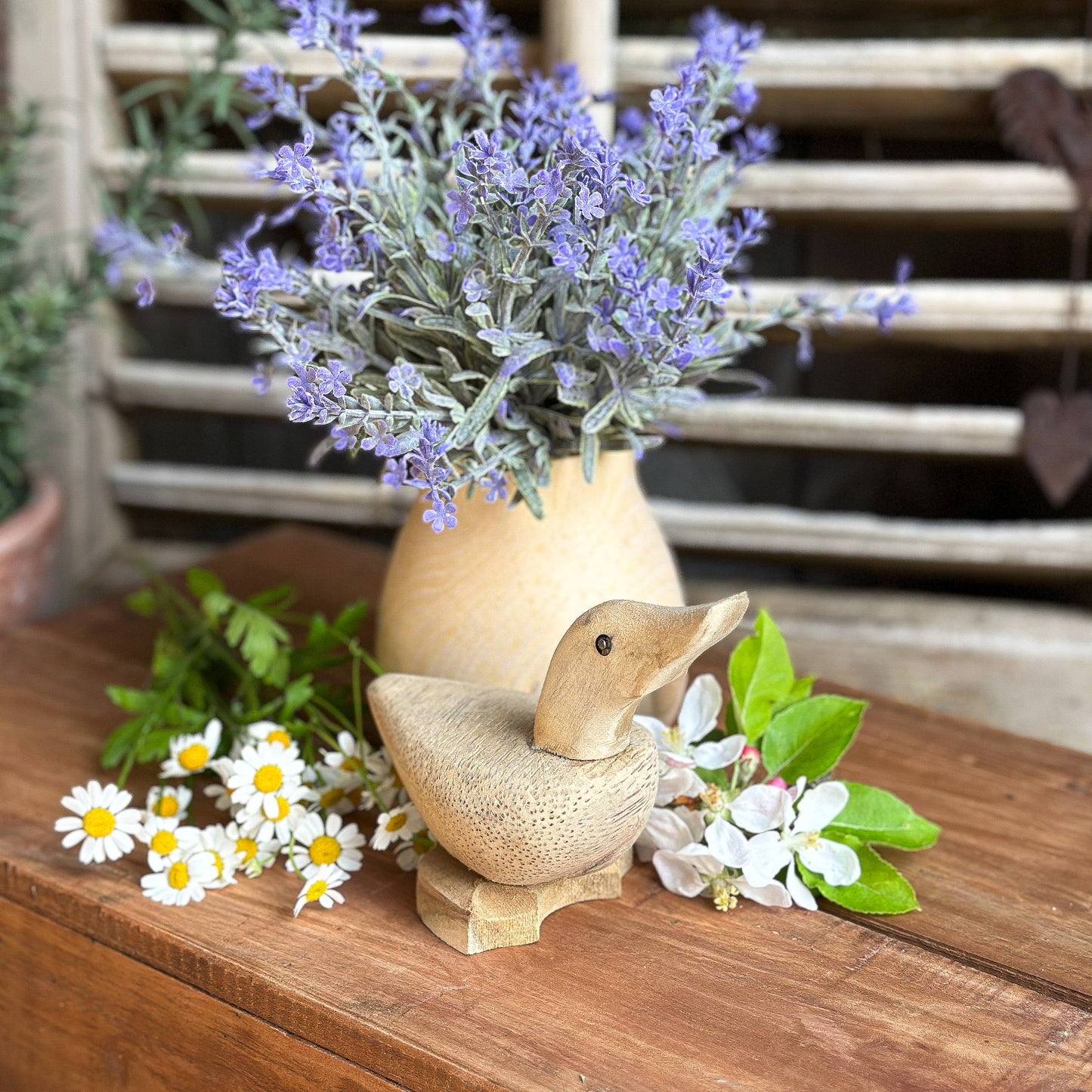 Künstlicher Lavendelzweig in Violett, 27 cm, von Wohnen auf dem Land, detailreiche Pflanze für Dekorationszwecke