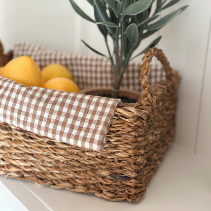 Zwei natürliche Seegrass Körbe "Morella" im Set, handgefertigt, ideal für Wohnen und Dekoration, von Wohnen auf dem Land.