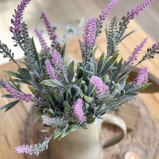 Künstlicher Lavendelzweig in zwei Farben, 47 cm lang, von Wohnen auf dem Land, detailreiche Kunstblume für Dekoration