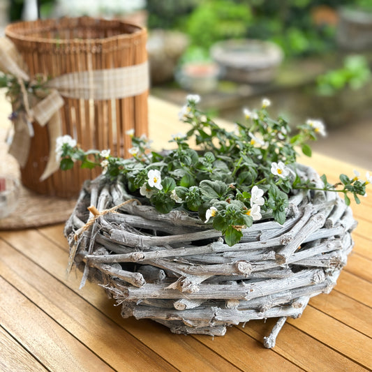 Weißen Pflanzkorb in Korbform "Willow" aus Holz und Rattan, 28 cm, von Wohnen auf dem Land, für Pflanzen und Dekoration