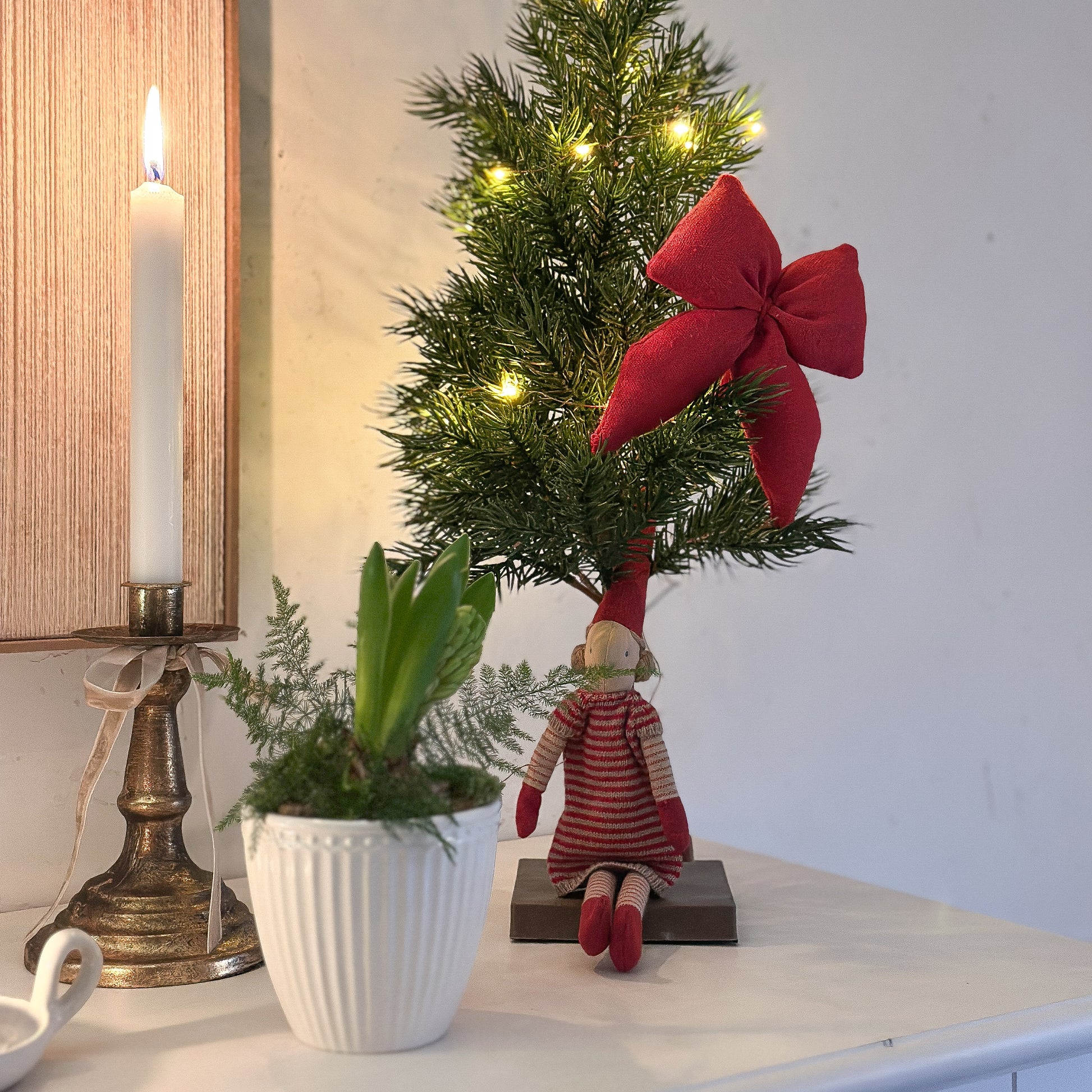 Schleife Deko zum Hängen "Scandi Bow" Stoff Rot oder Grün - Wohnen auf dem Land