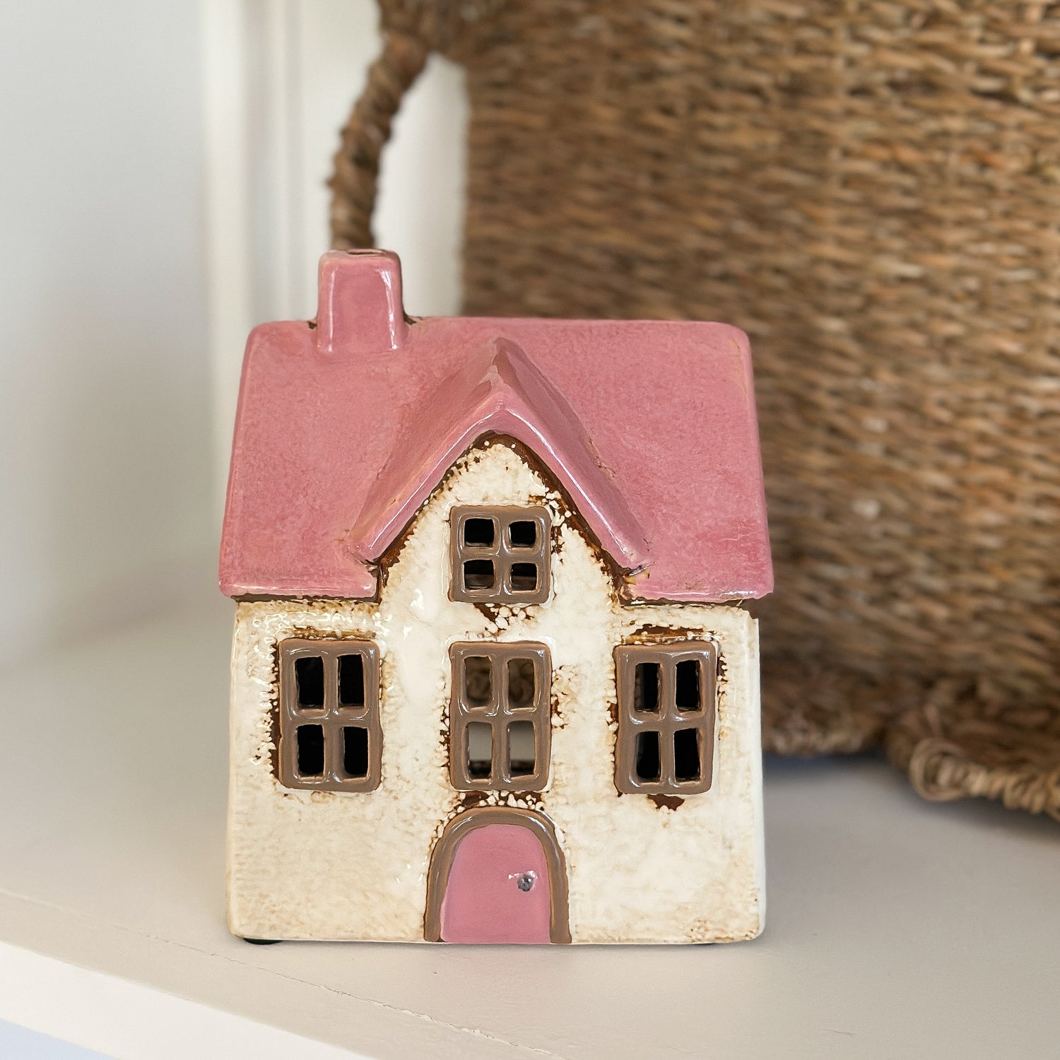 Kerzenhalter "Maja" aus beige-rosafarbener Keramik, 16 cm hoch, von Clayre & Eef, ideal für Teelichter.