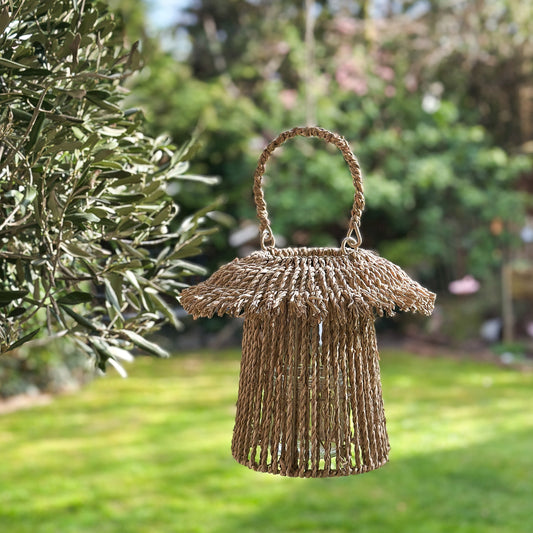 Helle Windlicht Laterne "Tropic" aus Naturmaterialien, 33 cm hoch, mit dekorativem Design für gemütliche Beleuchtung.