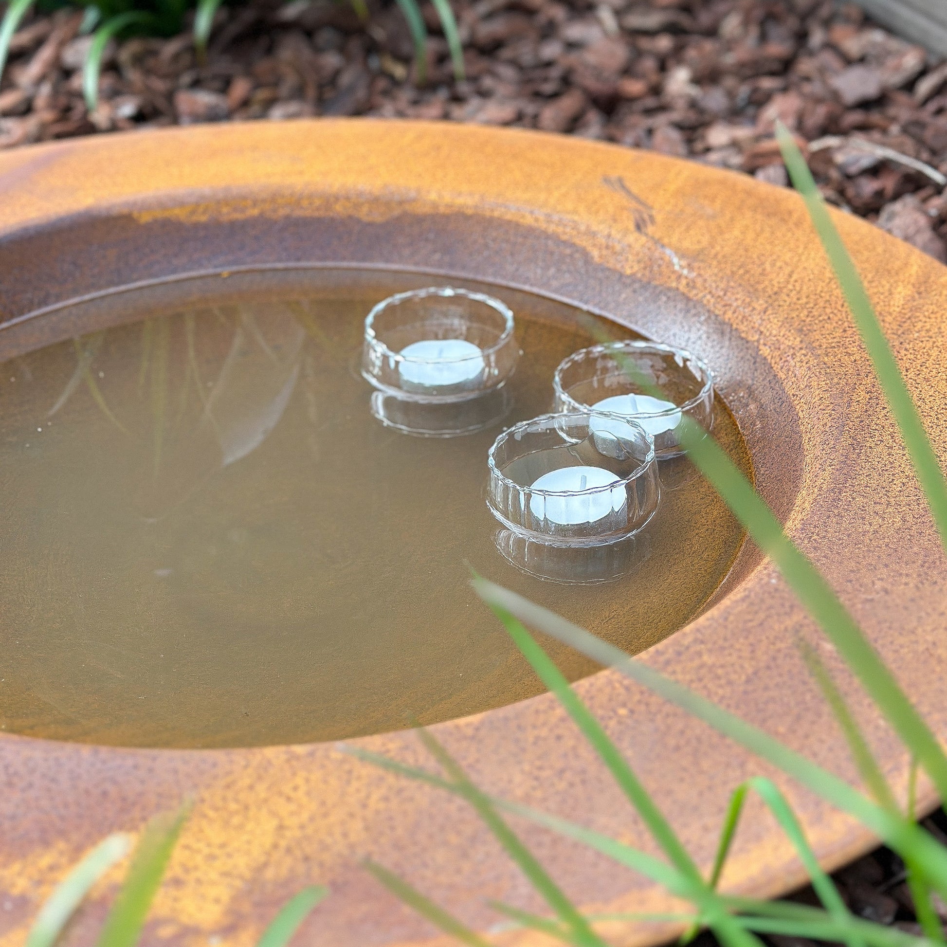 Klarer Schwimm-Teelichtglas Kerzenhalter von Wohnen auf dem Land, 6x3,5cm, für Teelichter im Wasser.