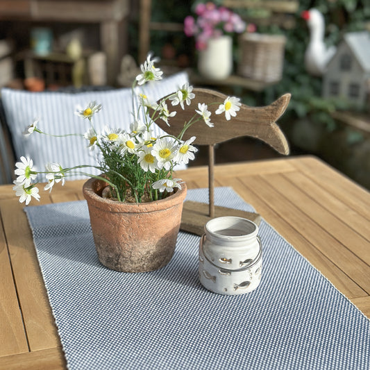 Maritimer blauer Tischläufer "Kalle" von Wohnen auf dem Land, 33x120cm, aus Textilien für den Esstisch.