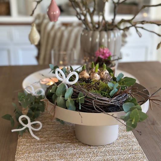 White metal Deko Tablett Etagere "Samona" by Boltze, 25cm, featuring a stylish foot design and two color options.