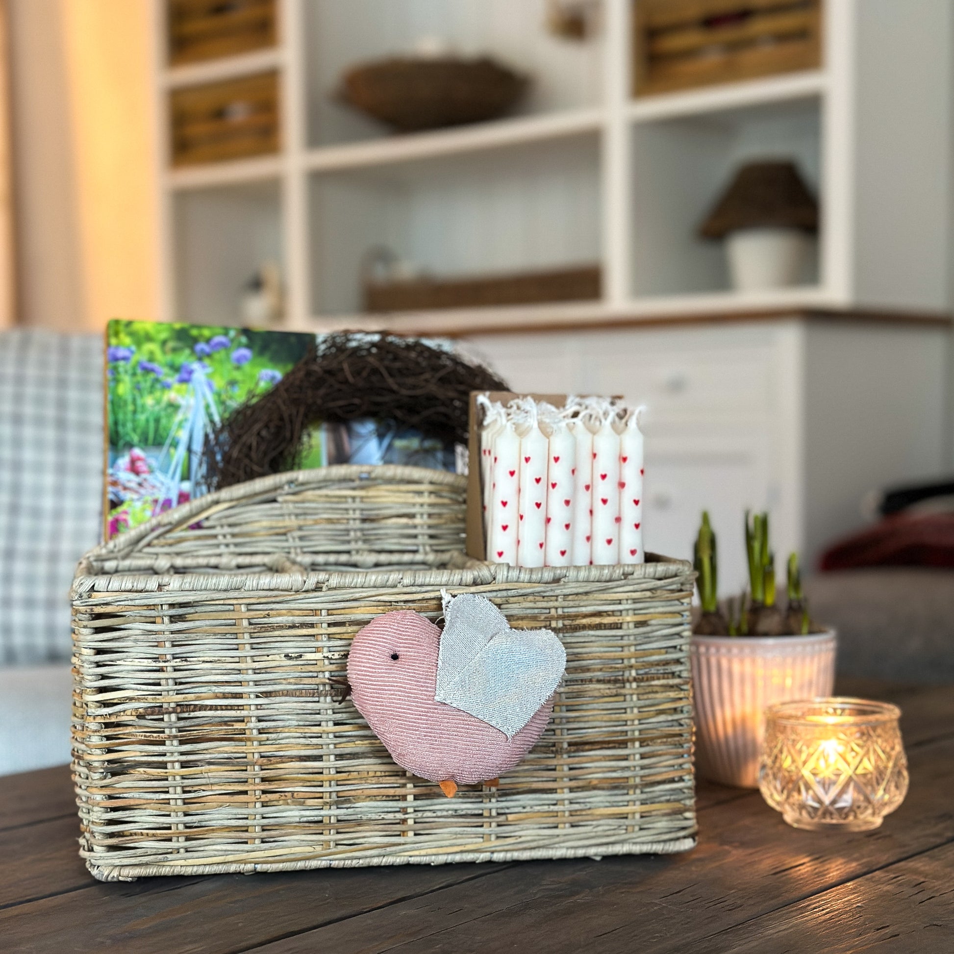 Korb geflochten mit 4 Fächern Rattan natur H19/L29/B20