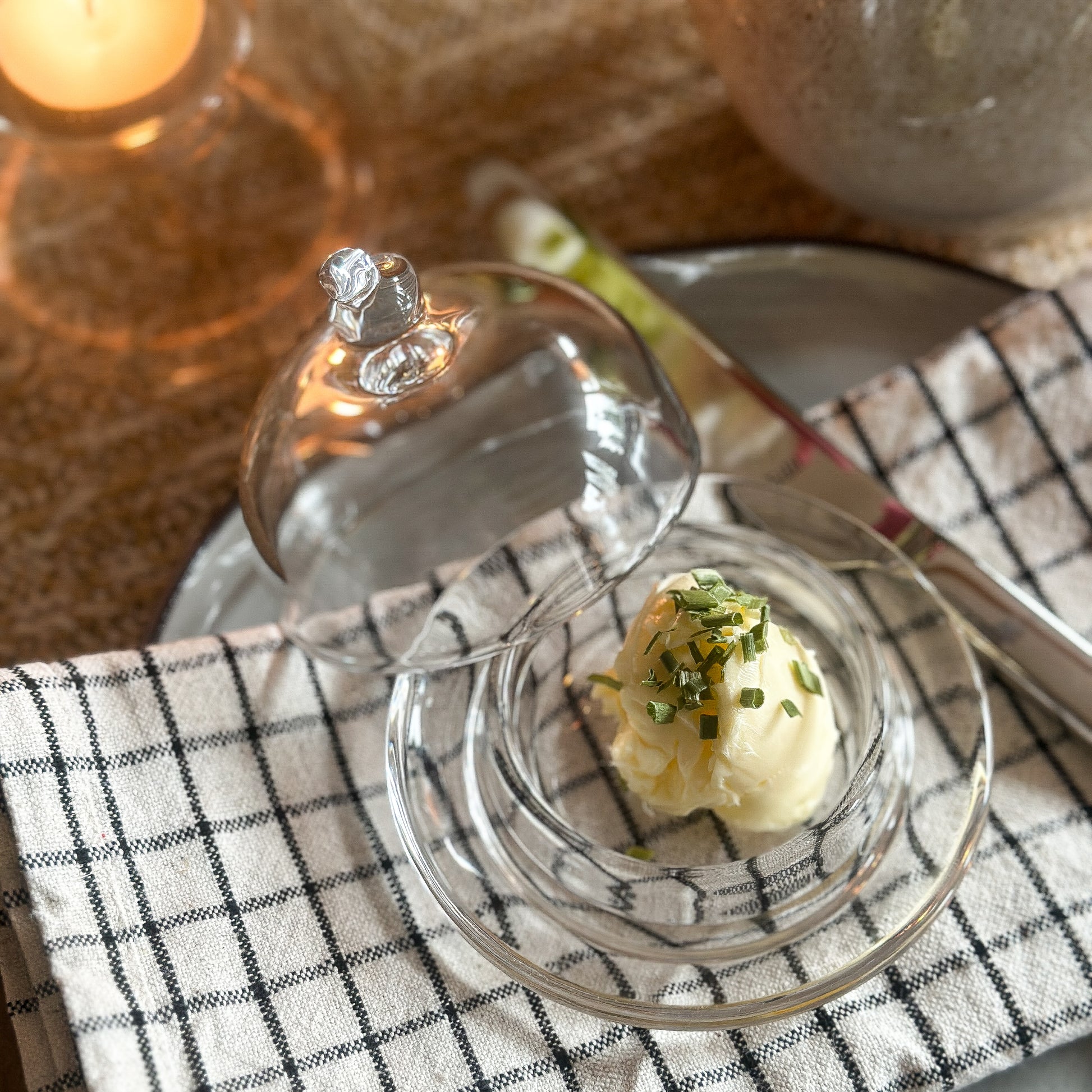 Butterglas mit Vogelgriff "Vogelgruß" aus Glas, 9 cm, von Clayre & Eef, zeigt dekoratives Vogelmotiv und handgefertigten Griff.