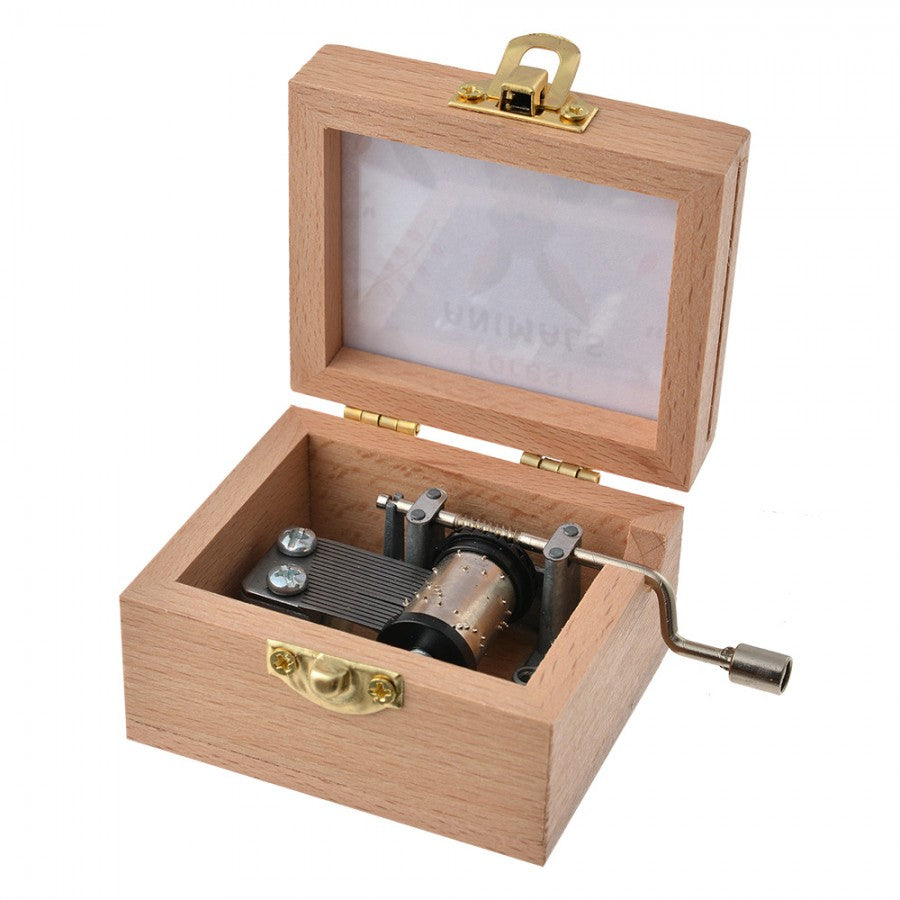 Spieluhr-Box "Waldzauber" von Clayre & Eef, aus Holz und Metall, mit Handkurbel und detailreichen Waldmotiven.