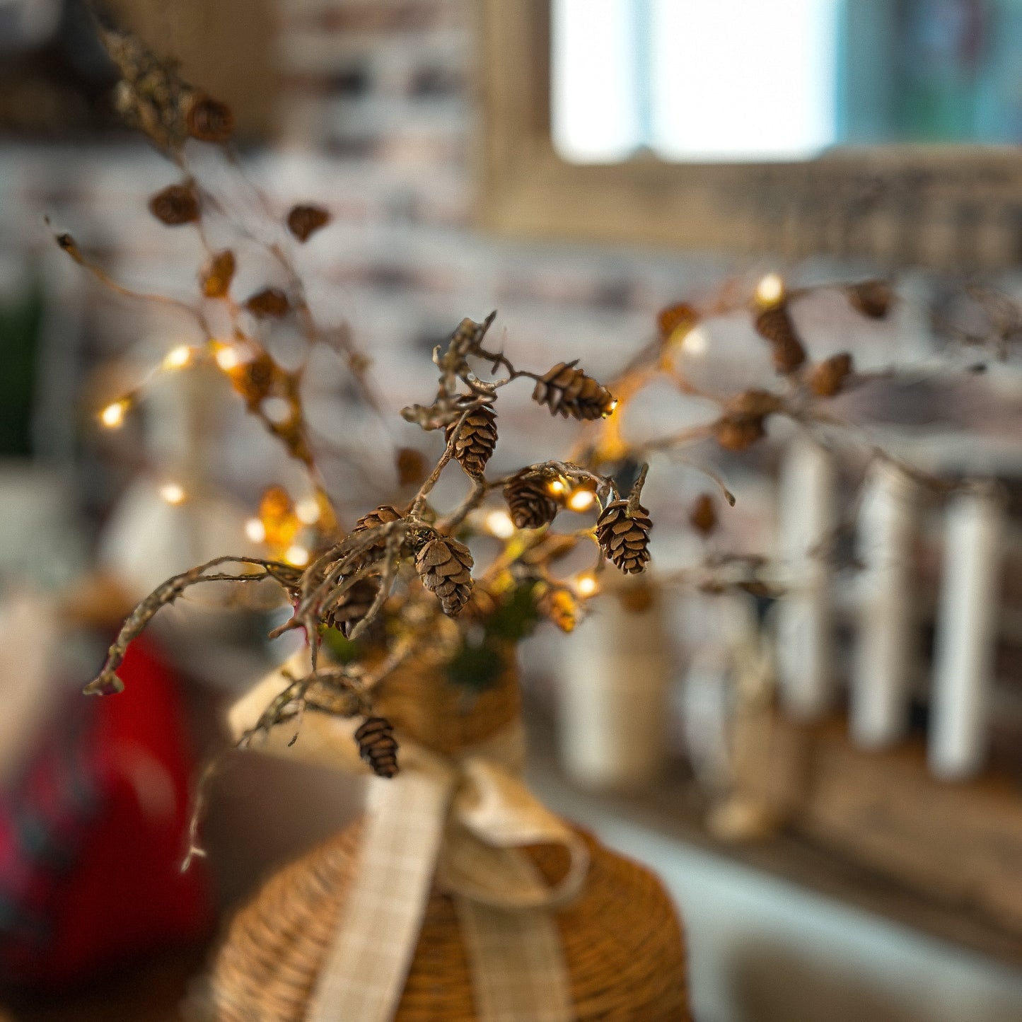 Microlichterkette Copper Glow an Naturzweigen mit warmweißem Licht