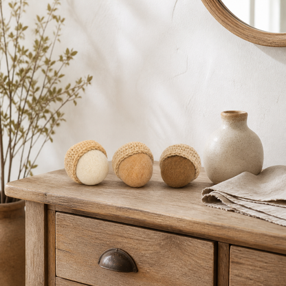 Dekoanhänger Eichel aus Filz und Strick in Creme, Beige und Braun – 04 ambiente weit
