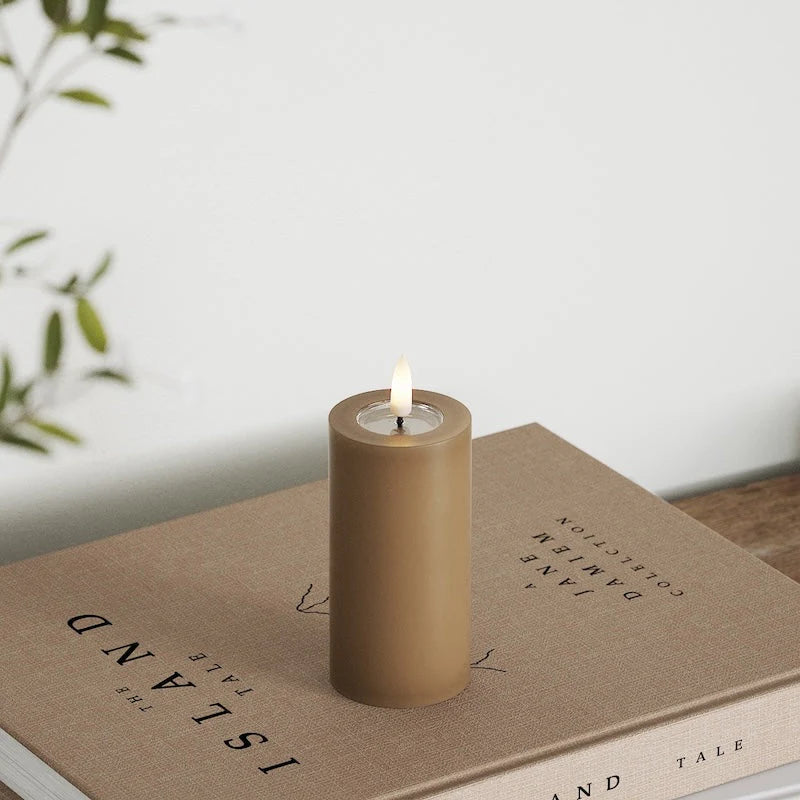 LED Stumpenkerze Braun 5 x 10cm - Wohnen auf dem Land