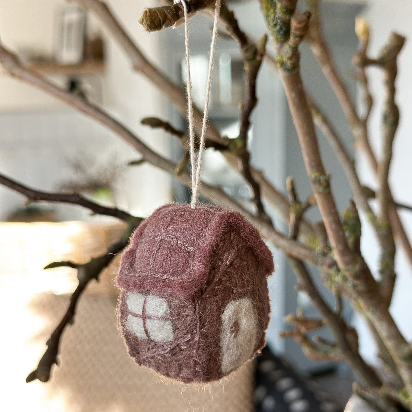 Anhänger Spring House "Plum Cottage" Filz Pflaume - Wohnen auf dem Land