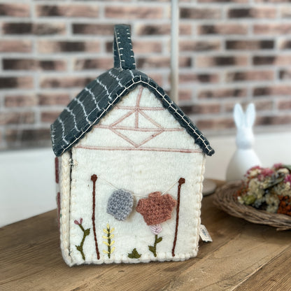 Tasche Haus "Blue Roof" Filz Weiß Blau 24cm - Wohnen auf dem Land