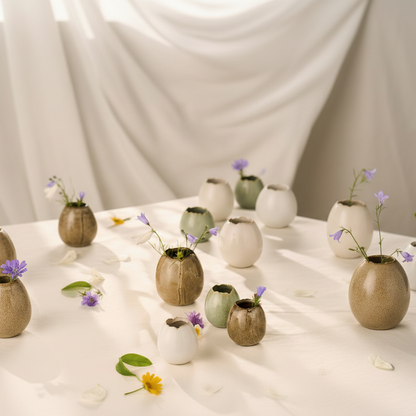 Große IB Laursen Blumenvase Eiform "Bloom" aus glasiertem Keramik in Creme, erhältlich in 3 Farben, mit eleganter Form