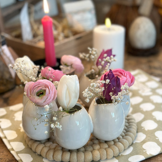 Vase Eierkranz "Frühlingsgruß" Keramik glasiert Creme - Wohnen auf dem Land