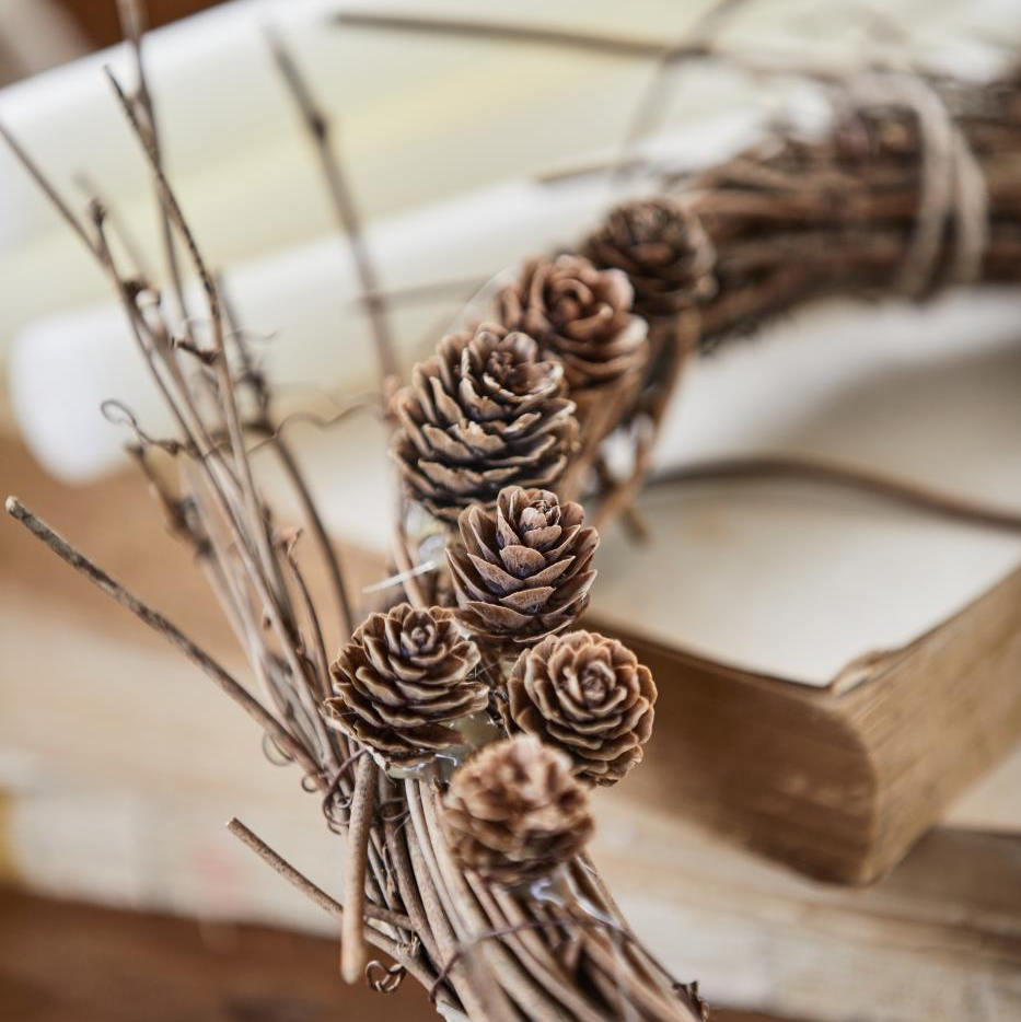 Naturkranz mit Lärchenzapfen 38cm - Wohnen auf dem Land